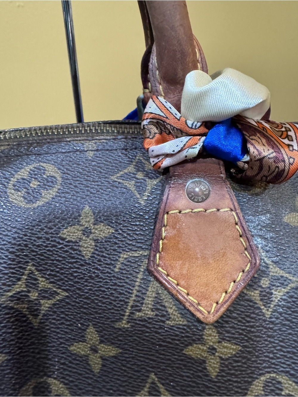 Louis Vuitton Speedy 30 Monogram Satchel with Blue & Cream Scarf COA - Picture 3 of 16
